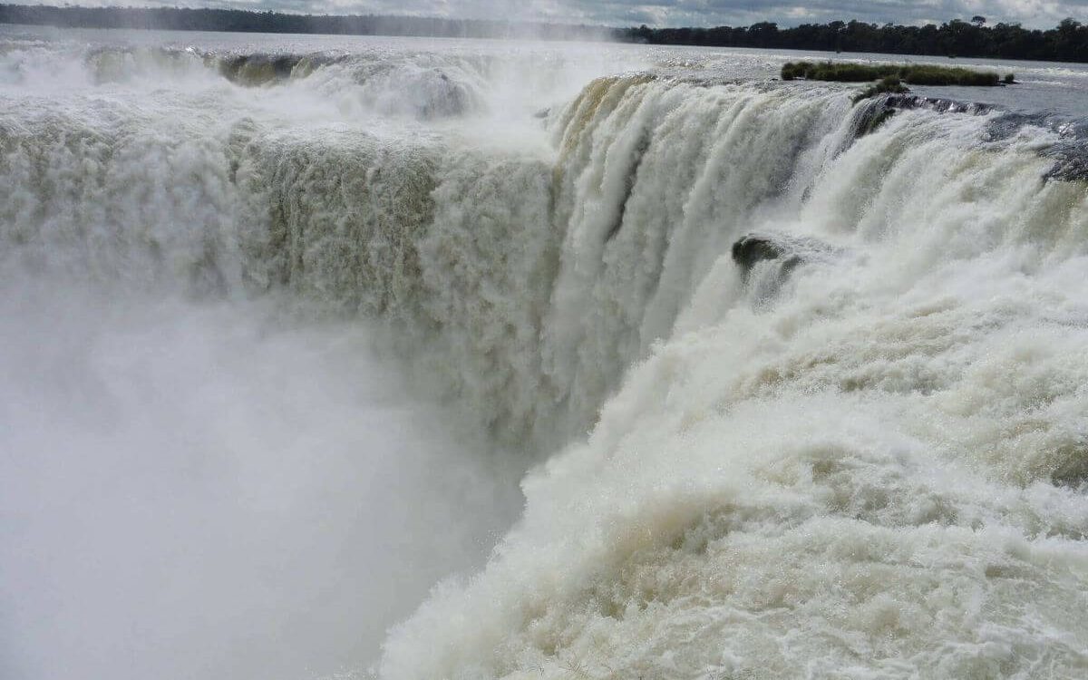 Devils Throat at Iguazu Falls on the argentina side